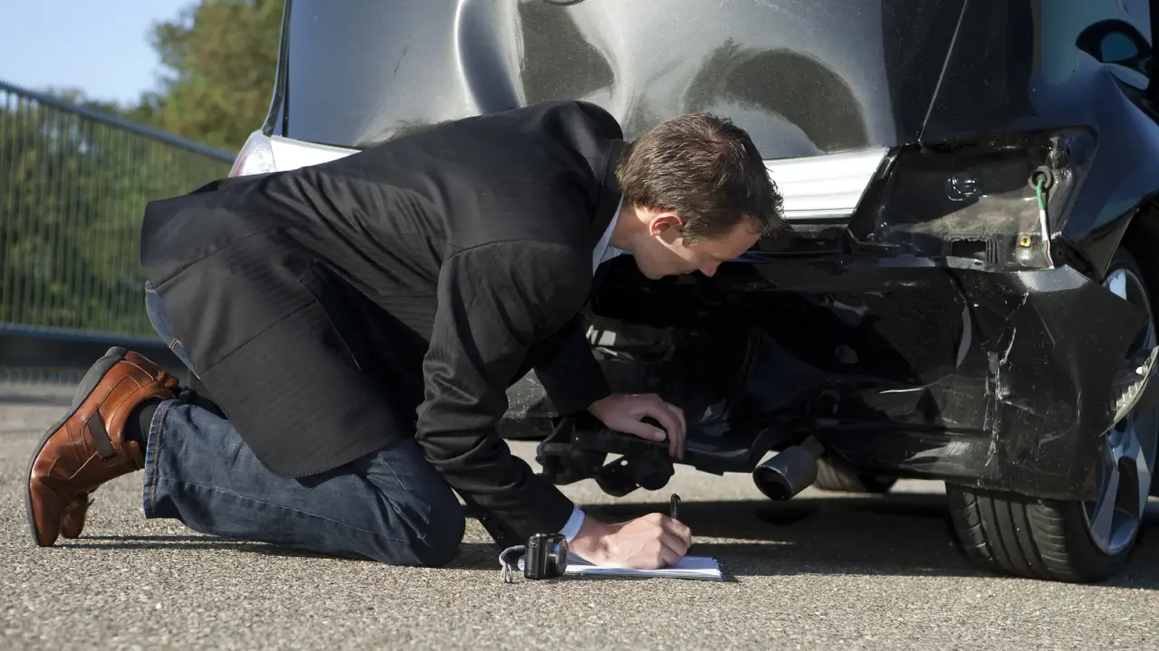 What to Look for When Hiring a Vehicle Damage Appraiser Hiring a Vehicle Damage Appraiser